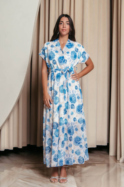 Φόρεμα maxi με μπλε floral print και ανάγλυφες λεπτομέρειες λευκό
