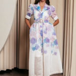 Φόρεμα maxi με floral print τρουκς και δαντελένιες λεπτομέρειες εκρού