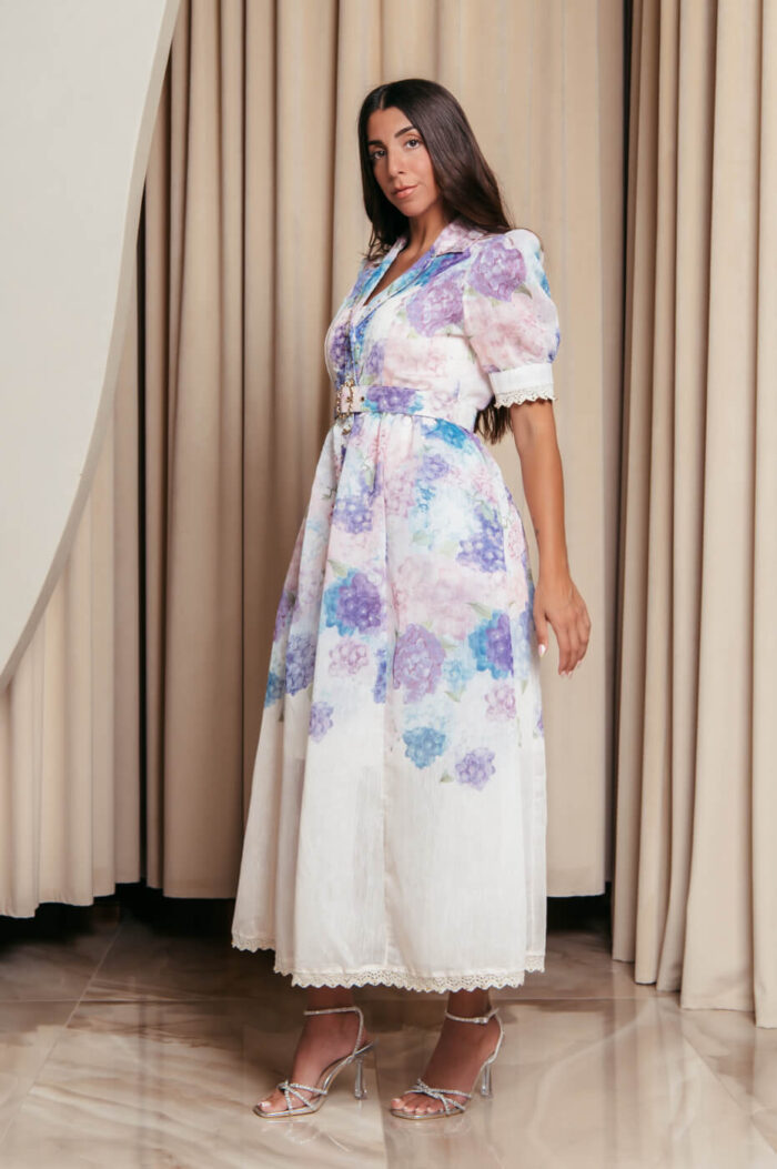 Φόρεμα maxi με floral print τρουκς και δαντελένιες λεπτομέρειες εκρού