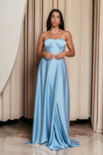 Φόρεμα maxi σατέν στράπλες με σκίσιμο baby blue