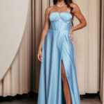 Φόρεμα maxi σατέν στράπλες με σκίσιμο baby blue