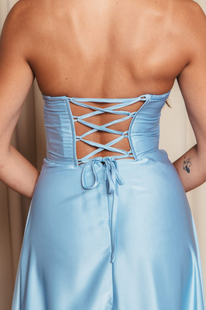 Φόρεμα maxi σατέν στράπλες με σκίσιμο baby blue