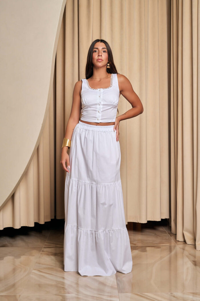 Σετ crop top με κεντημένες λεπτομέρειες - φούστα με επίπεδα λευκό