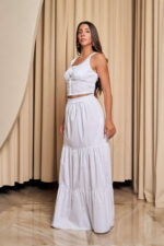 Σετ crop top με κεντημένες λεπτομέρειες - φούστα με επίπεδα λευκό
