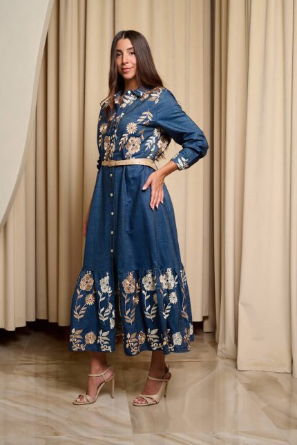 Φόρεμα maxi τζιν με κεντημένες χρυσές λεπτομέρειες σκούρο μπλε