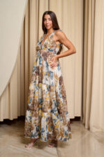 Φόρεμα maxi με επίπεδα και καφέ - μπλε floral print λευκό