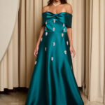 Φόρεμα maxi off shoulder με διακοσμητικές πέτρες κυπαρρισί