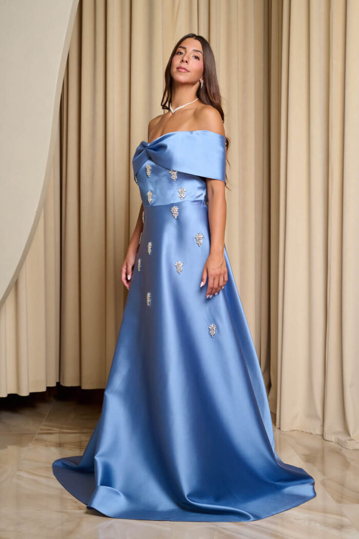 Φόρεμα maxi off shoulder με διακοσμητικές πέτρες dusty blue - Image 4