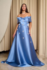 Φόρεμα maxi off shoulder με διακοσμητικές πέτρες dusty blue - Image 7