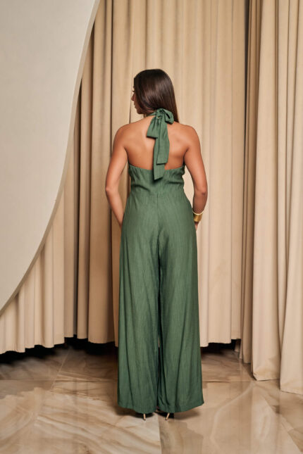 Ολόσωμη φόρμα φαρδιά με ανοιχτή πλάτη και χρυσή λεπτομέρεια λαδί