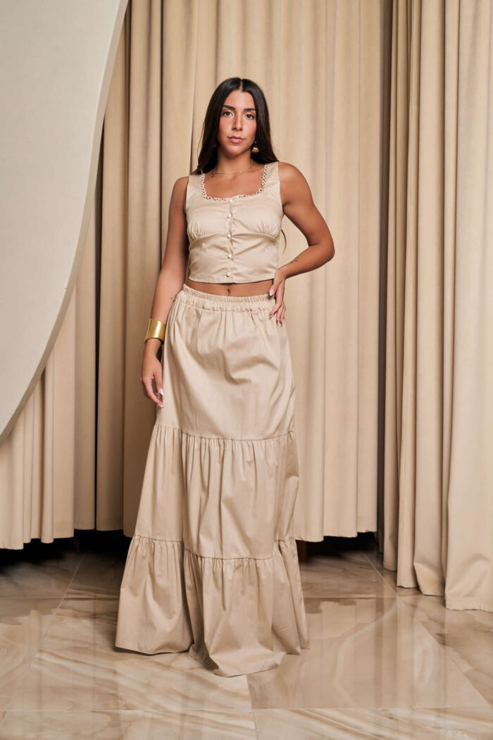 Σετ crop top με κεντημένες λεπτομέρειες - φούστα με επίπεδα μπεζ