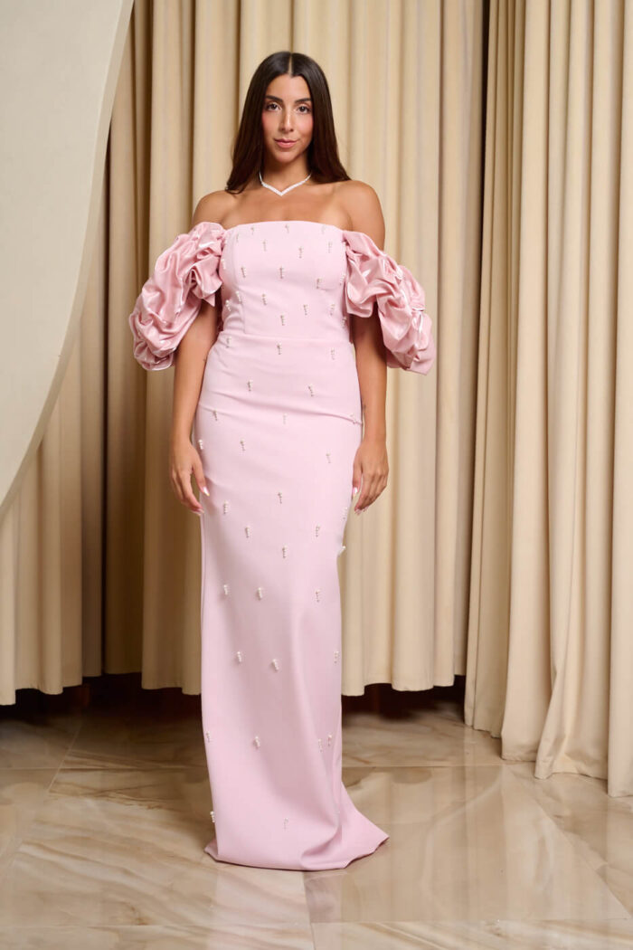 Φόρεμα maxi off shoulder με διακοσμητικές πέρλες baby pink