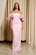 Φόρεμα maxi off shoulder με διακοσμητικές πέρλες baby pink