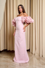 Φόρεμα maxi off shoulder με διακοσμητικές πέρλες baby pink