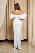 Φόρεμα maxi off shoulder με διακοσμητικές πέρλες λευκό