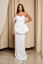 Φόρεμα maxi one shoulder με σατέν πιέτες και φιόγκο λευκό