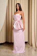 Φόρεμα maxi one shoulder με σατέν πιέτες και φιόγκο baby pink