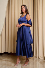 Φόρεμα midi σατέν με τιράντες navy blue - Image 11