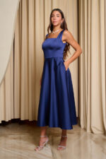 Φόρεμα midi σατέν με τιράντες navy blue - Image 5