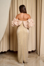 Φόρεμα maxi off shoulder με στρας και balloon μανίκια μπεζ-χρυσό - Image 8