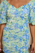 Φόρεμα mini floral print με σούρες μπλε-πράσινο