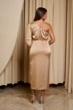 Φόρεμα midi σατέν one shoulder με κυκλική λεπτομέρεια από κρίκο μπεζ