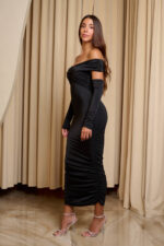 Φόρεμα midi off shoulder με twisted σχέδιο στο μπούστο και μανίκια μαύρο