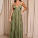 Φόρεμα maxi με επίπεδα και κρίκο στο μπούστο λαδί