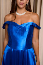 Φόρεμα maxi σατέν off shoulder V ντεκολτέ μπλε ρουά