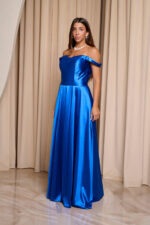 Φόρεμα maxi σατέν off shoulder V ντεκολτέ μπλε ρουά - Image 9