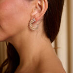 Σκουλαρίκια σε σχήμα μισοφέγγαρου με σχέδιο φύλλων χρυσά