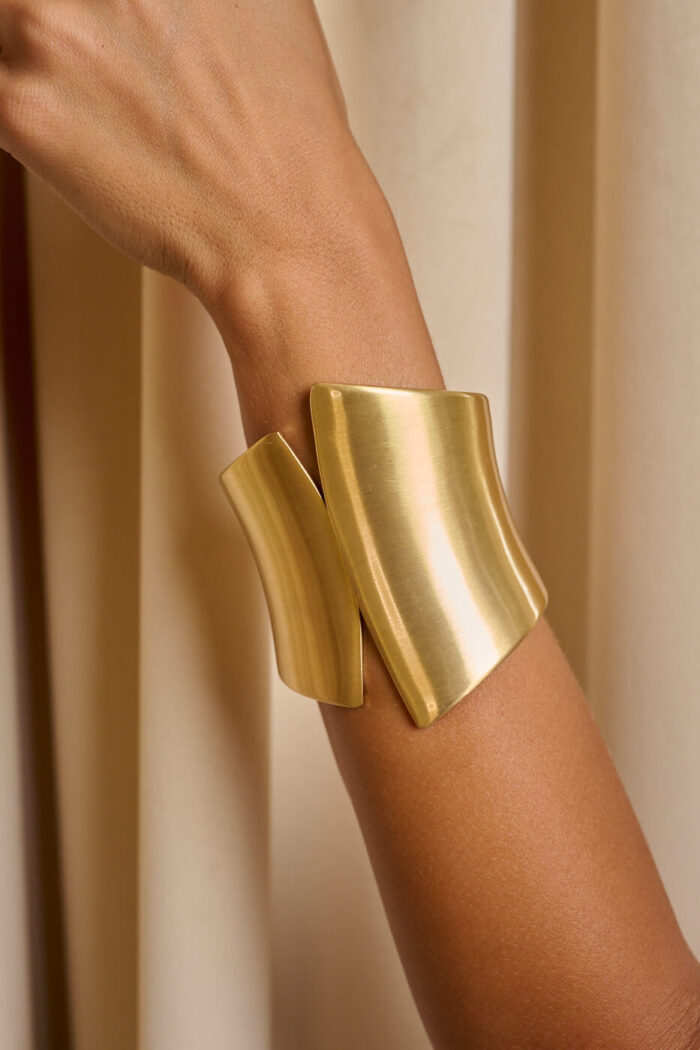 Βραχιόλι cuff με δύο φαρδιά, κυρτά στοιχεία χρυσό