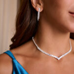 Σετ κολιέ - σκουλαρίκια κρεμαστά με στρας και κρυστάλλους ασημί