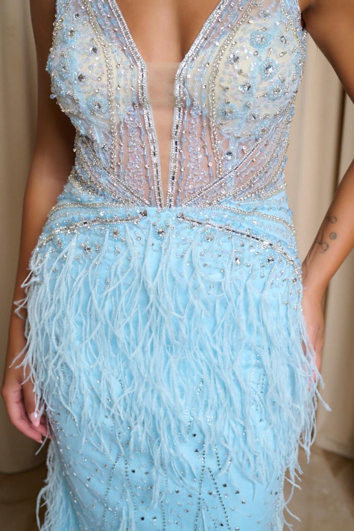 Φόρεμα maxi με κεντημένα στο χέρι στρας και feathers baby blue