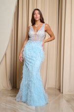 Φόρεμα maxi με κεντημένα στο χέρι στρας και feathers baby blue