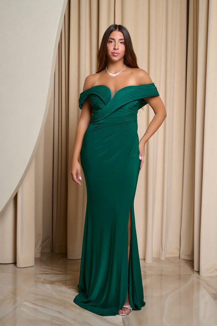 Φόρεμα maxi off shoulder με σούρες και πλαϊνό σκίσιμο κυπαρισσί