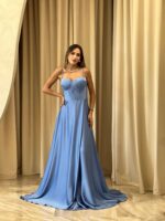 Φόρεμα maxi σατέν στράπλες με σκίσιμο dusty blue