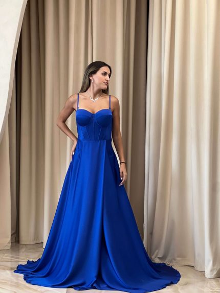 Φόρεμα maxi σατέν στράπλες με σκίσιμο μπλε ρουά