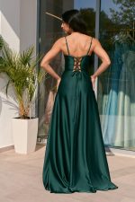 Φόρεμα maxi σατέν στράπλες με σκίσιμο κυπαρισσί - Image 5