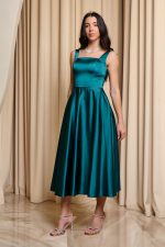 Φόρεμα midi σατέν με τιράντες κυπαρισσί - Image 4