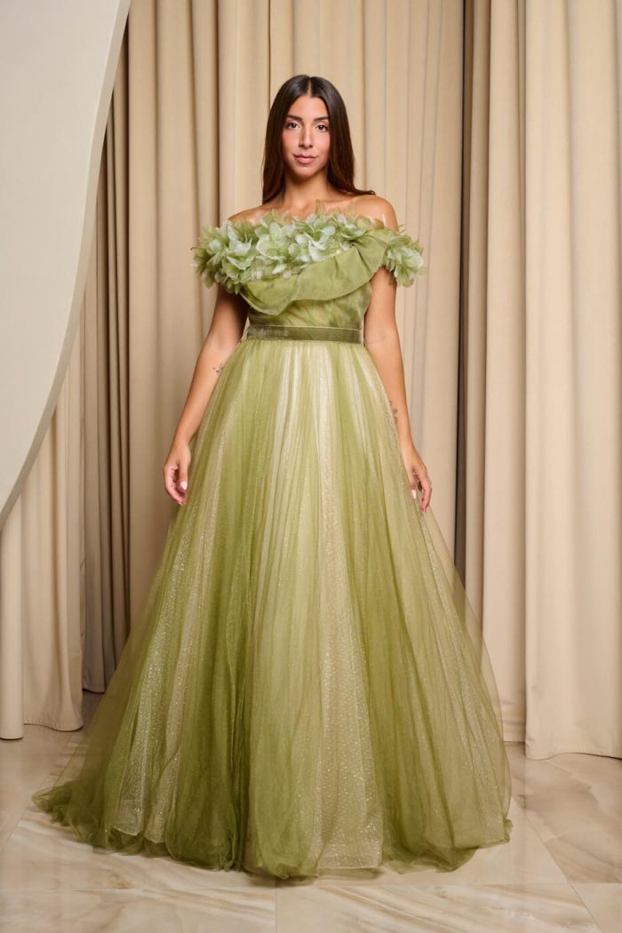 Φόρεμα maxi off shoulder με τούλι και τρισδιάστατο γκλίτερ λαδί