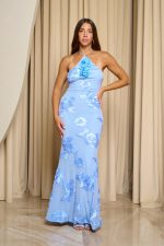 Φόρεμα maxi εξώπλατο με ανάγλυφα λουλούδια baby blue