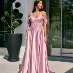 Φόρεμα maxi σατεν off shoulder με κορσέ baby pink