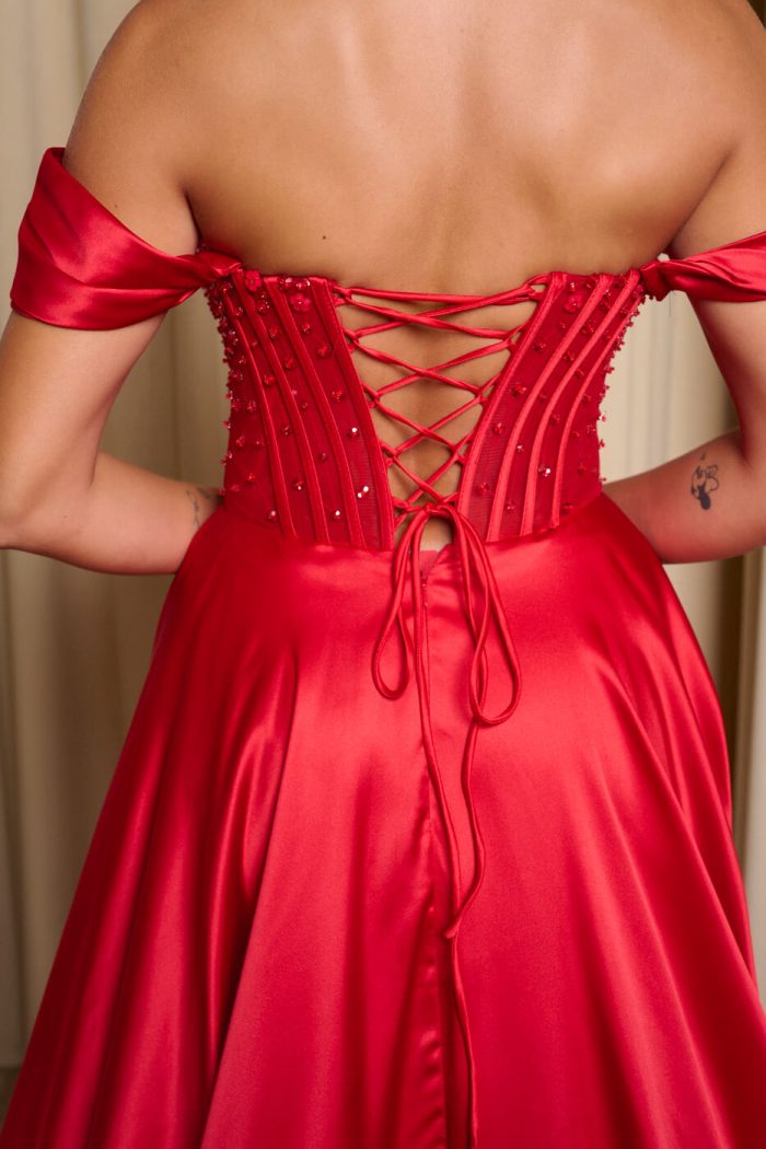 Φόρεμα maxi σατεν off shoulder με κορσέ κόκκινο