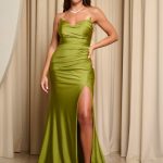 Φόρεμα maxi στραπλες γοργονέ με ουρά λαδί
