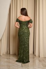 Φόρεμα maxi off shoulder με παγιέτες και ντραπέ μπούστο λαδί