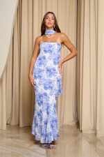 Φόρεμα maxi στράπλες με floral print μπλε - Image 5