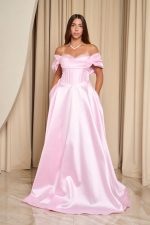 Φόρεμα maxi γυαλιστερή οργάντζα off shoulder με κορσέ baby pink