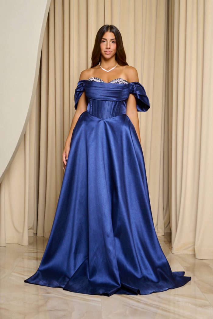 Φόρεμα maxi γυαλιστερή οργάντζα off shoulder με κορσέ midnight blue