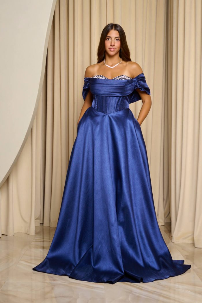 Φόρεμα maxi γυαλιστερή οργάντζα off shoulder με κορσέ midnight blue - Image 2
